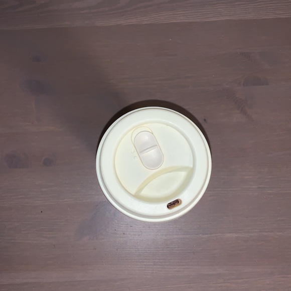 Kate Spade Cream and Gold Striped Plastic To-Go Cup - Picture 6 of 9